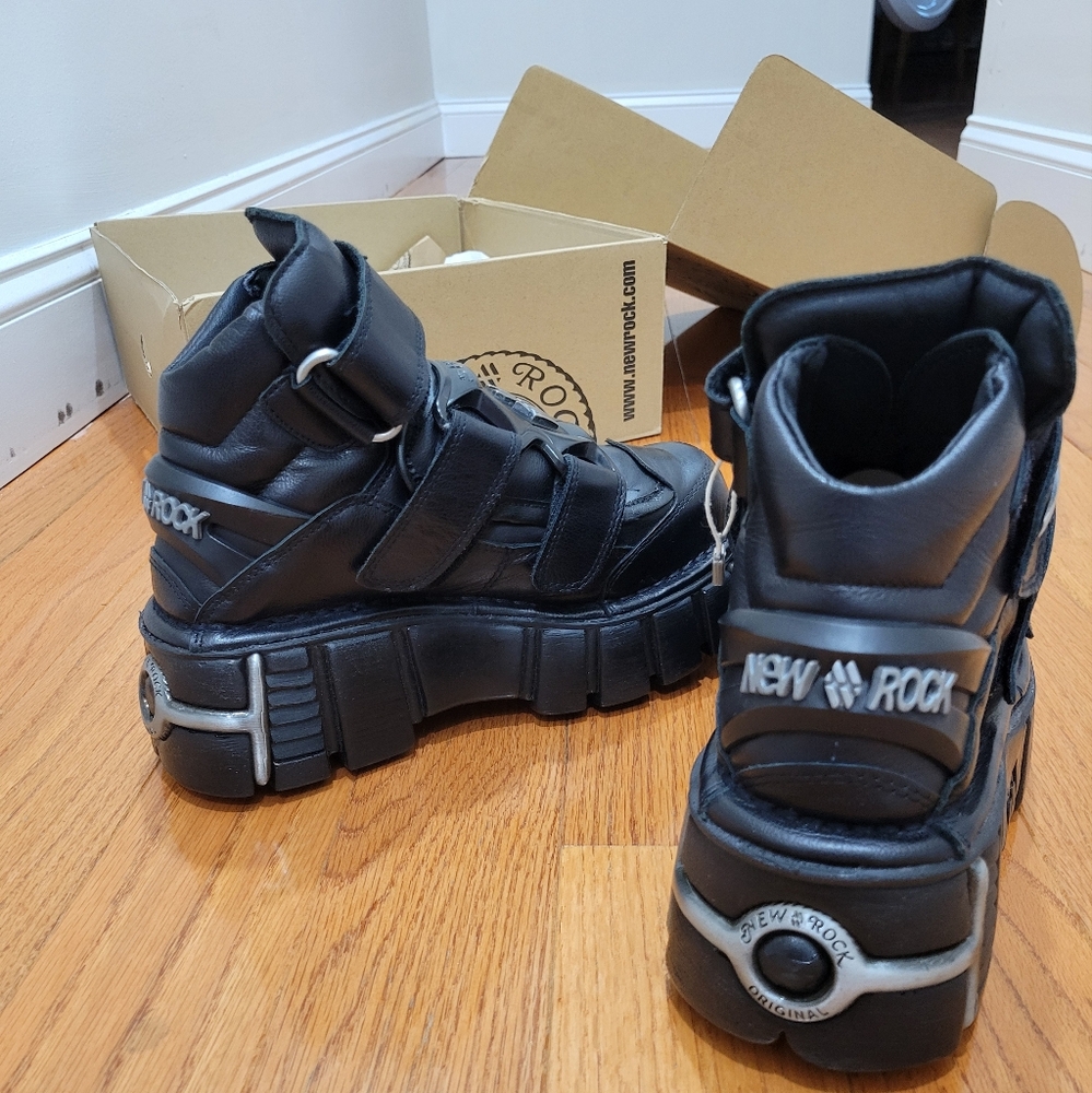 Black Ankle Boots with Chunky Sole - Picture 3 of 4